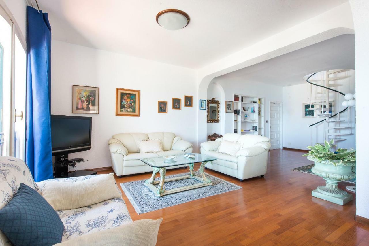 Casa Con Terrazza Sul Mare All'Addaura Palermo Eksteriør billede